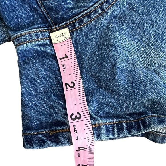 Isabel ~ Maternity midi Short denim shorts ~ side panel ~ 3.5” inseam ~ size 6 - Picture 9 of 10